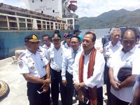  Menteri Perhubungan (Menhub) Budi Karya Sumadi melakukan tinjauan lapangan ke Pelabuhan Bima, Nusa Tenggara Barat, Minggu (30/10/2016)