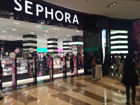 Gara-gara Tester Lipstik di Sephora, Wanita Ini Kena Herpes