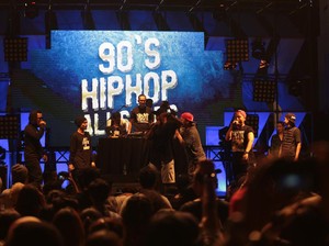 Musisi Hip Hop Ajak Penonton Synchronize Fest Nostalgia Era 90-an