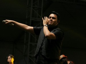 Tulus Buat Paduan Suara di Synchronize Fest