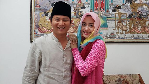 Wakil Bupati M Nur Arifin dan istrinya/ Foto: Budi Sugiharto