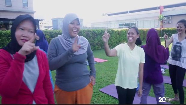 Para peserta saling 'menertawakan' rekan-rekan di sampingnya