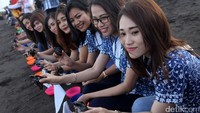Kegiatan ini melibatkan para pemuda setempat.