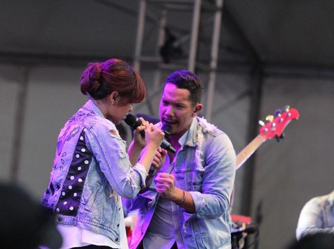 Maliq and D'Essentials di Synchronize Fest.
