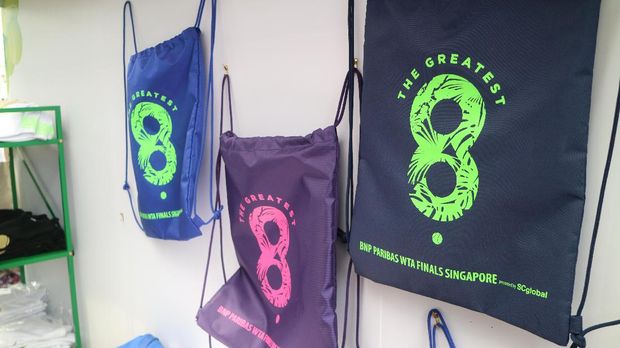 Berburu <i>Merchandise</i> Resmi WTA Finals