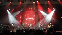Sedikit bernostalgia di era 90-an bersama band indie rock asal kota Kembang, Pure Saturday. Pool/Ismail/detikFoto.
