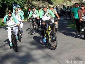 Bersepeda Ditemani Satwa Hanya di Kegiatan Safari Wild Cycling