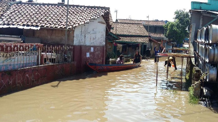 Banjir Hampir 2 Meter di Bandung Rendam 3 Kecamatan