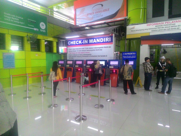 Kereta ke Jawa Berangkat dari Jatinegara Diperpanjang Hingga Pukul 22.15