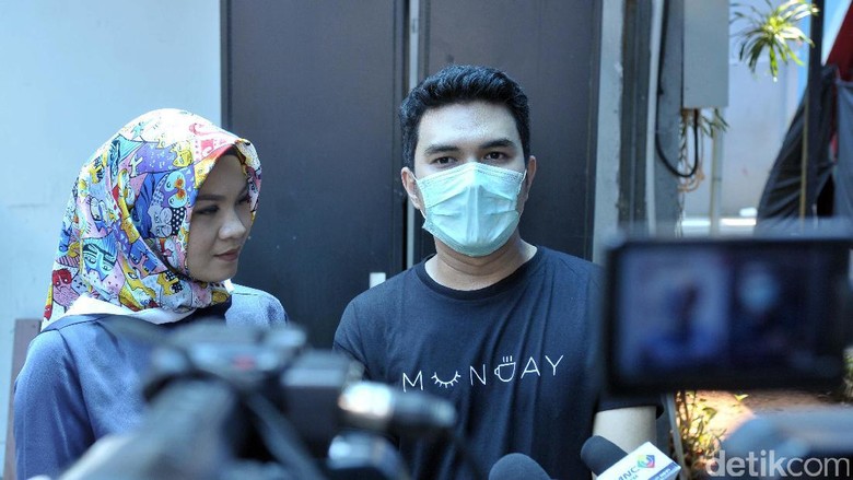 Aldi Taher Anggap Alasan Georgia Gugat Cerai karena Ngidam Aldi Taher Anggap Alasan Georgia Gugat Cerai karena Ngidam