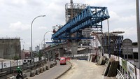 Proyek pembangunan jalan layang khusus bus Transjakarta Koridor XIII (Ciledug-Kapten Tendean) terus dikebut pengerjaannya.