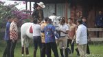 Aksi Jokowi dan Prabowo Naik Kuda