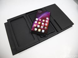 Unboxing Ponsel Tanpa Bezel Xiaomi Mi Mix