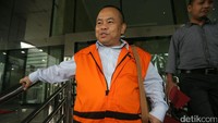 Hartoyo keluar gedung KPK.