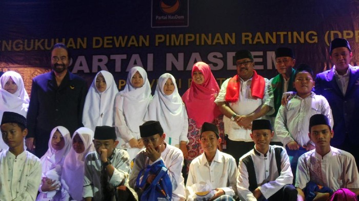 Surya Paloh: Saya Percaya Si Doel dan Mang Embay Bisa Pegang Amanah