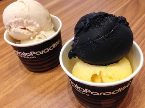 Gelato Paradise: Nyam! Creamy Segar Rootbeer Chili Gelato dan Black Charcoal Yogurt