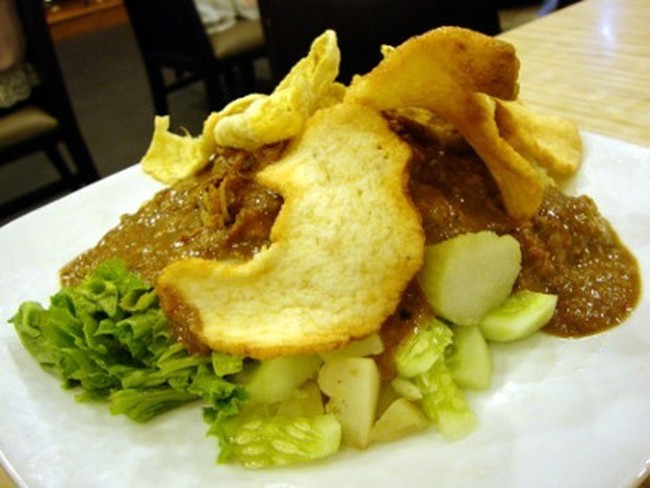 Kalau Lewat Cikini, Jangan Lupa Jajan Gado-gado, Ikan Bakar atau Sushi