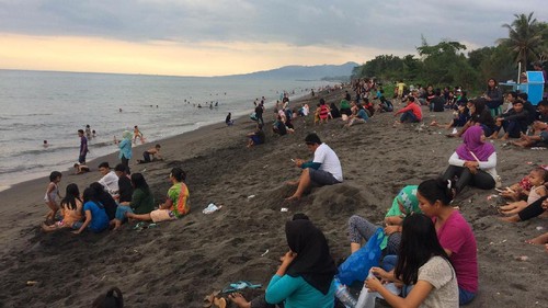 Pantai Gading dekat Kota Mataram, Lombok