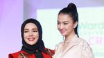 Gaya Raline Shah dengan Rambut Cepol Atas