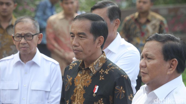 Gerindra Ingin Pulangkan Jokowi ke Solo, PDIP: Mengkhayal! Gerindra Ingin Pulangkan Jokowi ke Solo, PDIP: Mengkhayal!