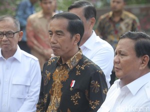 Survei Populi: Jokowi-Prabowo di Puncak, Tokoh Lain Cuma Nol Koma
