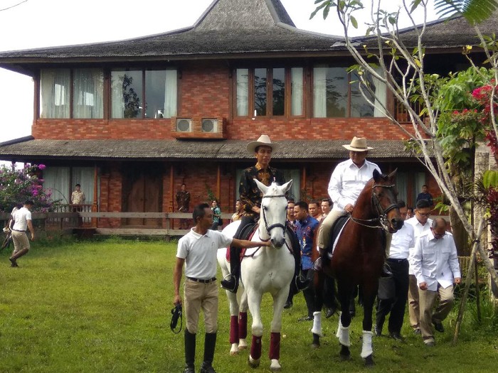 BPN Ingin Jokowi Aktif Kontak Prabowo, TKN Minta Tak Politisir