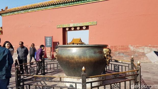 Xiang Lu yang berguna untuk membakar dupa (Elvan/detikTravel)