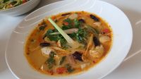 Masak Apa Hari Ini : Tom Yam dan Pad Thai yang Asam Pedas 