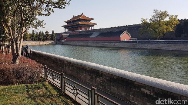 Sungai cantik yang mengelilingi Forbidden City (Elvan/detikTravel)