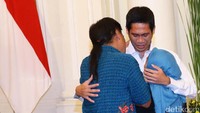 Isak tangis mewarnai proses penyerahan 4 ABK tersebut.