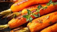 Wortel dan Ubi : Agar tenggorokan dan hidung tak tersumbat, konsumsilah wortel atau ubi manis. Keduanya kaya akan beta karoten yang diubah jadi vitamin A untuk menjaga tubuh tetap sehat. Foto: wortel panggang