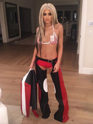 7 Kostum Halloween Gila dan Unik dari Selebriti Hollywood