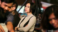 Aura kok Bengong lihat Glenn manggung. Pool/Ismail/detikFoto.