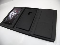 Unboxing Ponsel Tanpa Bezel Xiaomi Mi Mix