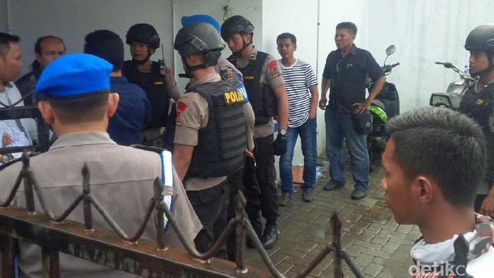 Polisi Amankan Lokasi OTT Pungli Oknum Koperasi Pelabuhan Belawan