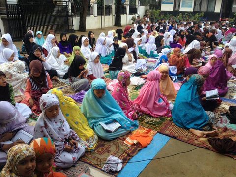 Sejak 2008, Pelajar Muslim di Purwakarta Diwajibkan Salat Duha