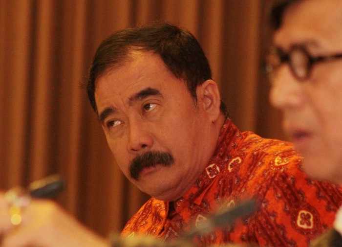 Reydonnyzar Moenek, dony