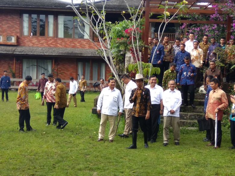 Prabowo: Jokowi Panglima Tertinggi, Saya Selalu Siap Beri Saran Prabowo: Jokowi Panglima Tertinggi, Saya Selalu Siap Beri Saran