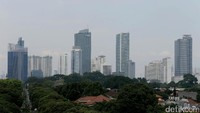 Berdasarkan data CTBUH, pada 2015 lalu Jakarta menjadi kota yang paling banyak memiliki gedung setinggi 200 meter dengan jumlah 7 gedung.