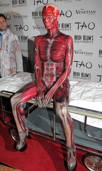 Foto: Kostum Halloween Tergila yang Pernah Dipakai Heidi Klum