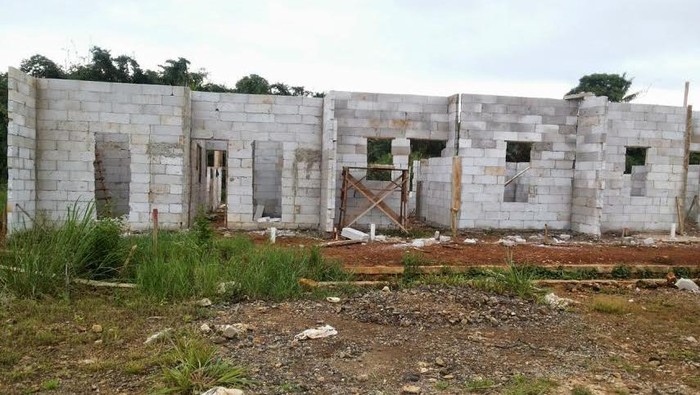 Rumah Mangkrak Grand Mutiara