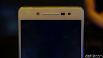 Dapur pacunya ditenagai Prosesor Octacore 2.0GHz Helio P10 64 bit. Memiliki RAM 3GB serta memori internal 64 GB. Foto: detikINET/Rachmatunnisa