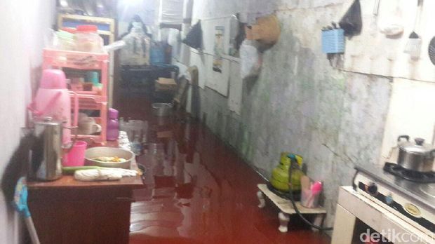 Hujan Deras, Permukiman Cipinang Jaktim Terendam Banjir