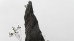 Batu Pensil Raksasa di Tengah Laut Raja Ampat