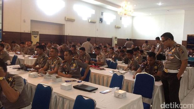 e-Tilang menjawab keluhan masyarakat tentang maraknya praktik pungli.