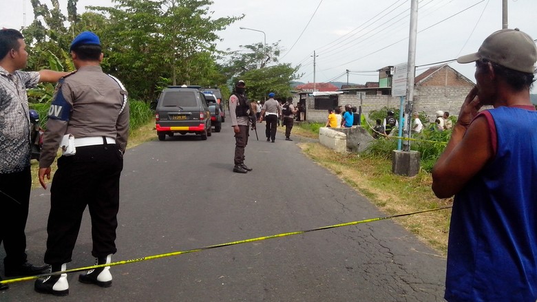 3 Pekan, Kasus Bom yang Terinjak Kerbau di Bantul Belum Juga Terungkap 3 Pekan, Kasus Bom yang Terinjak Kerbau di Bantul Belum Juga Terungkap