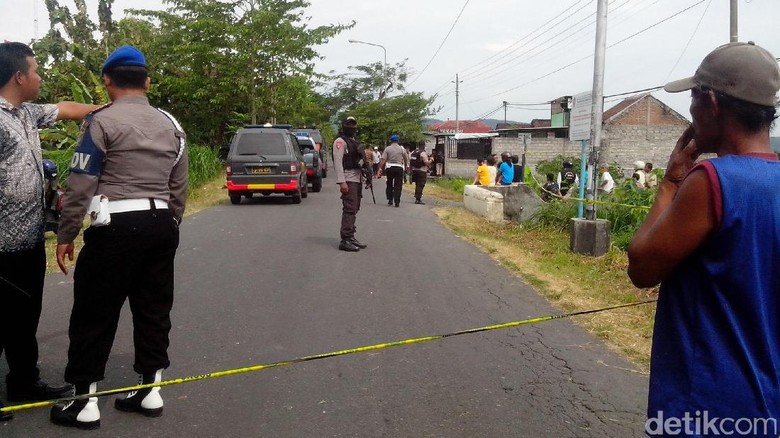 Polisi Telusuri Kaitan Bom yang Tewaskan Kerbau dan Ledakan di Liquid Polisi Telusuri Kaitan Bom yang Tewaskan Kerbau dan Ledakan di Liquid