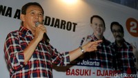 Ahok memberikan sambutan.