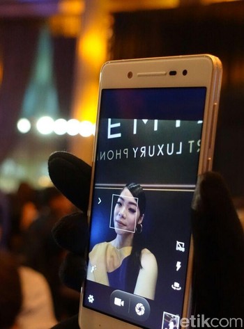 Sedangkan bagian depannya dengan 8 megapixel wide angle. Foto: detikINET/Rachmatunnisa