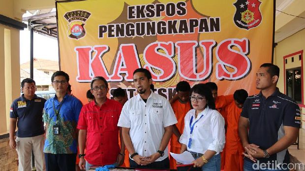 Polisi Tangkap Pencuri 7 BTS Telkomsel di Serang